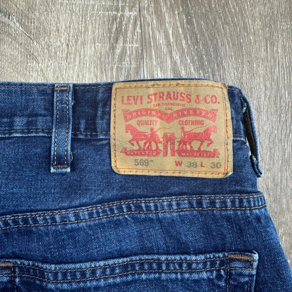 Levis levi 569